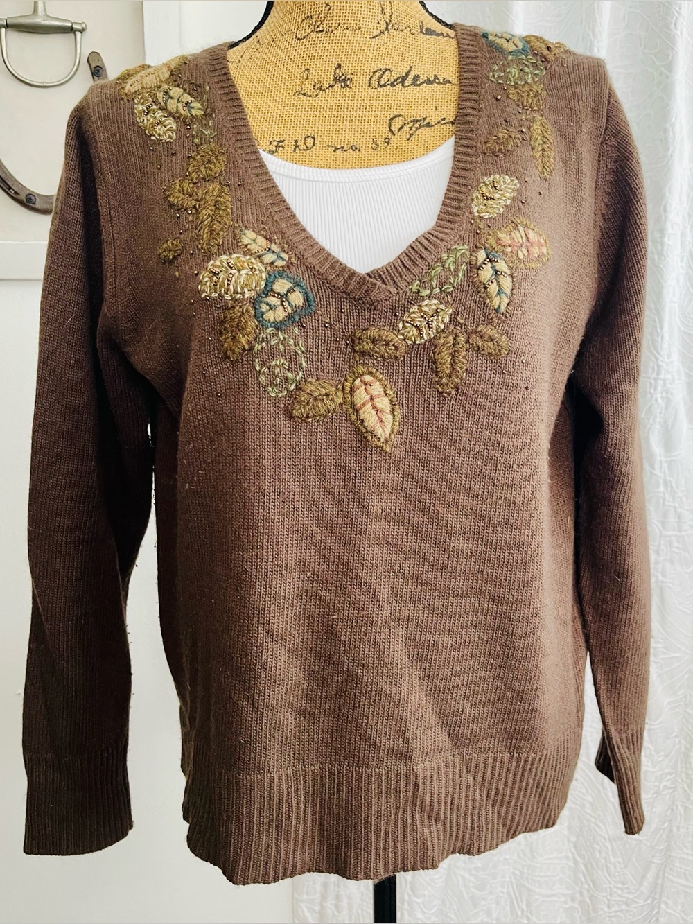 Eddie Bauer Vintage Embroidered Sweater Lambswool Cashmere Blend V-Neck Size L